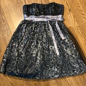 Black cheetah print strapless dress!